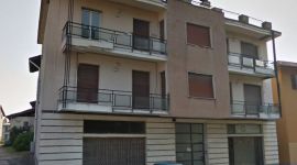 Edificio di tre Piani da ristrutturare