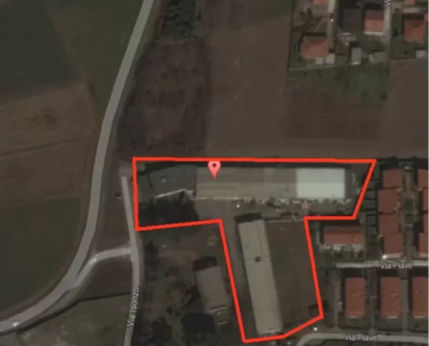 Affittasi Capannone a Vertemate Con Minoprio, immobili ad uso terziario-produttivo ubicati in posizione strategica in prossimità della S.S. dei Giovi sulla direttrice Milano-Como– uso produttivo/logistico, di 365,  mq H 4,50 con ampio spazzi di manovra.